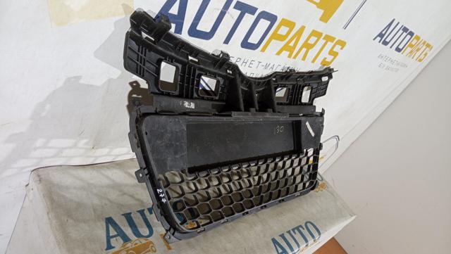 865612R000 HYUNDAI Решетка бампера переднего купить в Николаев