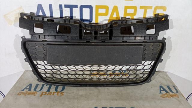 Решетка переднего бампера 865612R000 HYUNDAI