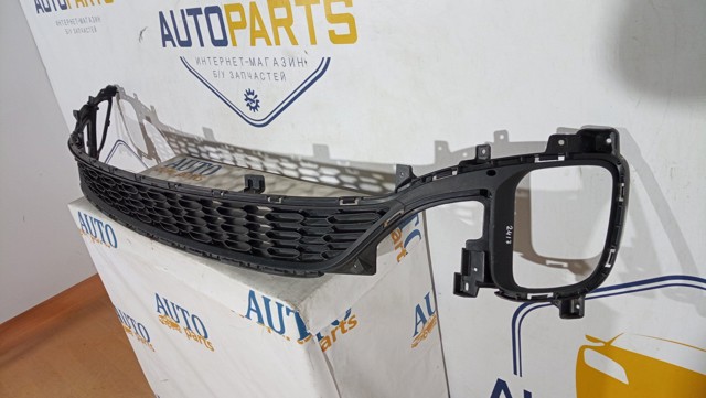 86561A4000 HYUNDAI Решетка бампера переднего купить в Харьков