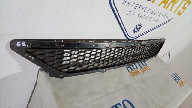 86561D7000 HYUNDAI Решетка бампера переднего нижняя купить в Николаев