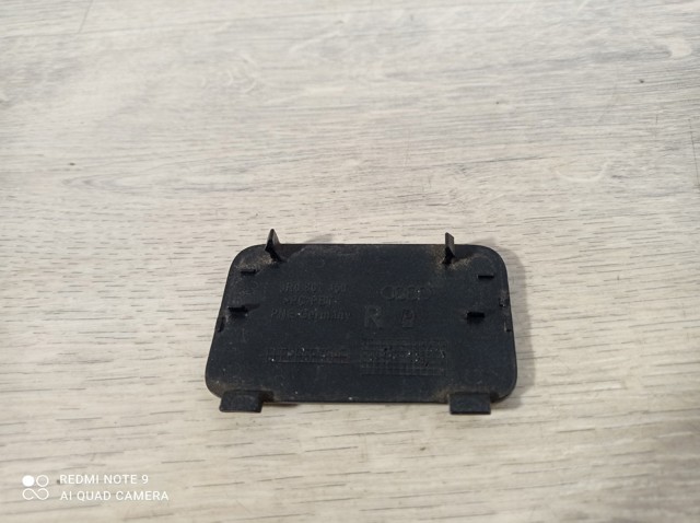 VAG 8R0807450 Заглушка бампера буксировочного крюка задняя в наличии Днепр