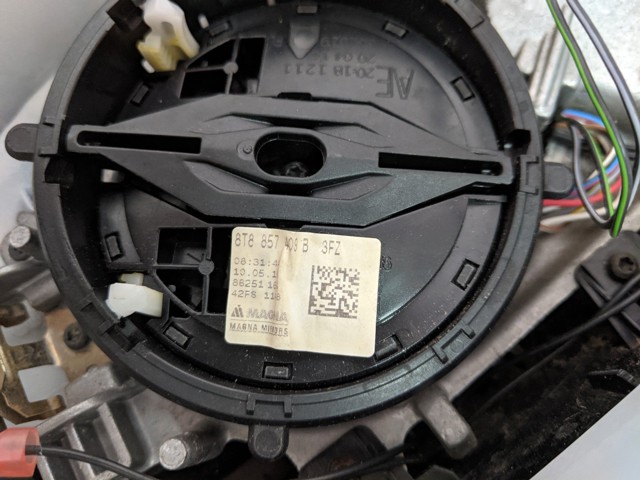 VAG 8T8857409 в наличии Ирпень