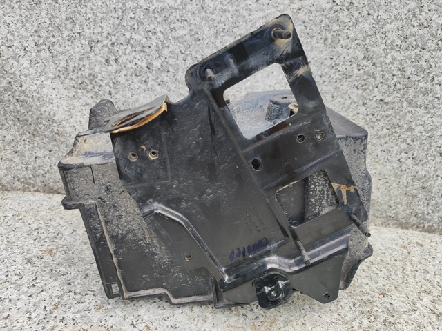 FORD 8V2110723BD Полка под аккумулятор в наличии Ужгород