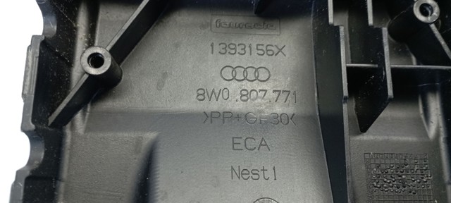 VAG 8W0807771 Кронштейн решетки радиатора в наличии Харьков