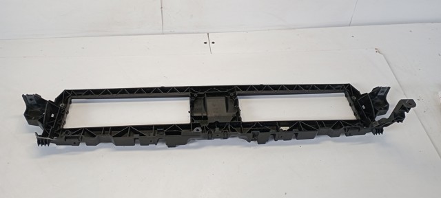 VAG 8W0807771 Кронштейн решетки радиатора в наличии Винница
