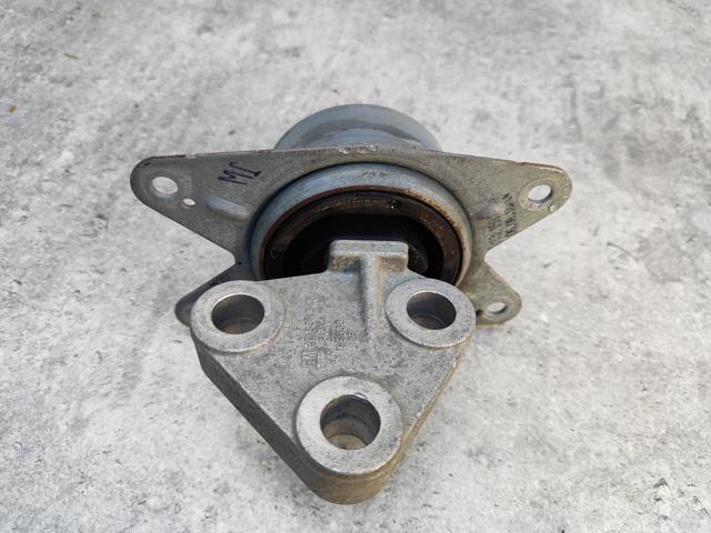 Кронштейн подушки (опоры) двигателя, левой 90538543 OPEL