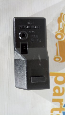 91ABA22600AB Ручка двери задней (распашной) правая внутренняя купить Каменское