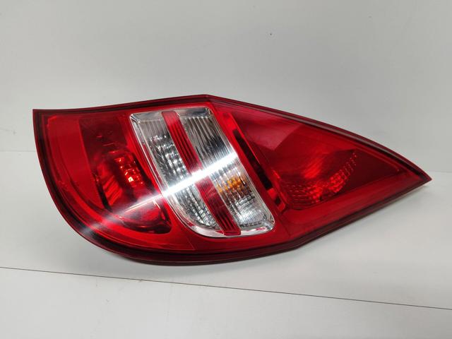 Фонарь задний правый, верхний 924022R0 HYUNDAI