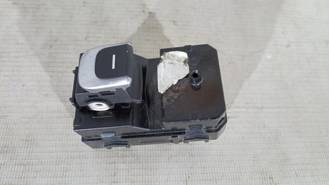 Кнопка подъемника задних стекол 93581D9100 HYUNDAI