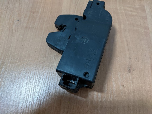 9652301980 PEUGEOT Замок багажника купить в Харьков