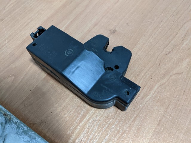 9652301980 PEUGEOT Замок крышки багажника (двери 3/5-й задней) купить в Украина