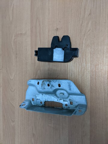 Замок пятой двери 9652301980 PEUGEOT
