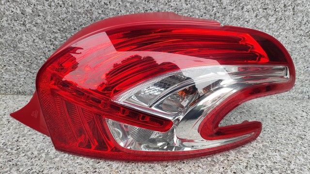Задний правый стоп 9672628380 PEUGEOT
