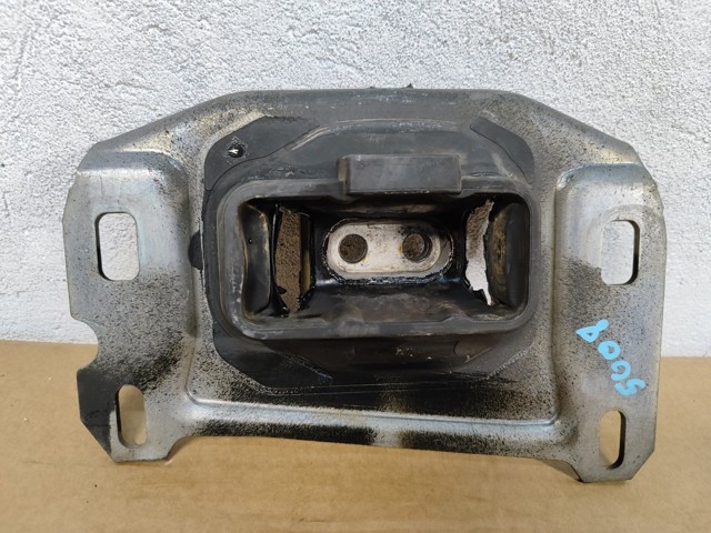Подушка (опора) двигателя, левая верхняя 9813699680 PEUGEOT