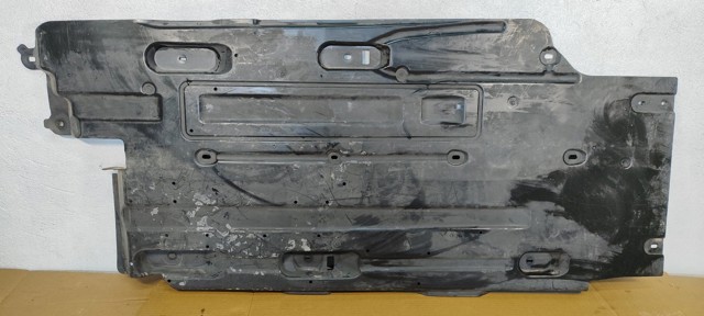 Защита днища, правая 9827725580 PEUGEOT