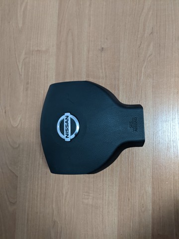 Подушка безопасности водителя 985109U09A NISSAN