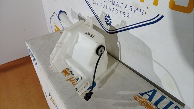 HYUNDAI 98610A8000 Бачок омывателя стекла в наличии Винница