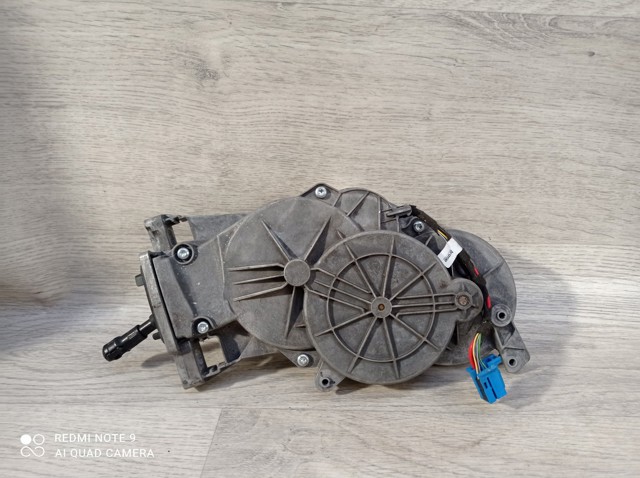 Мотор-привод открытия/закрытия крышки багажника A0997602601 MERCEDES
