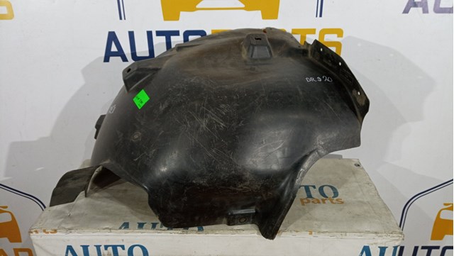 Подкрылок переднего крыла, правый задний A1648841022 MERCEDES