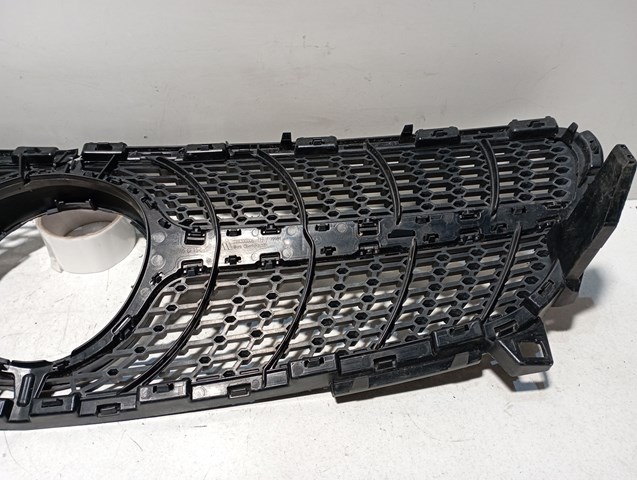 A1768881760 MERCEDES Решетка радиатора купить в Киев
