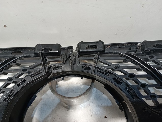A1768881760 MERCEDES Решетка радиатора купить в Одесса