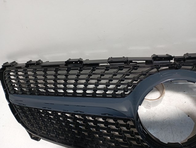 MERCEDES A1768881760 Решетка радиатора в наличии Запорожье