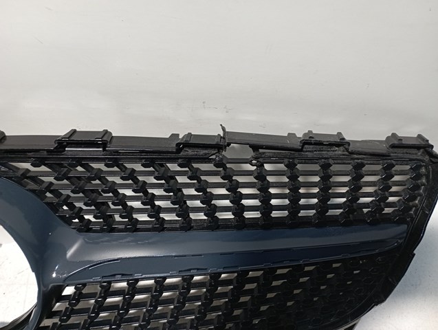 MERCEDES A1768881760 Решетка радиатора в наличии Кривой Рог