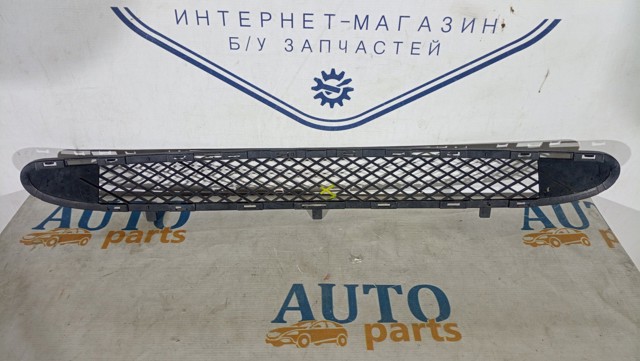 MERCEDES A2038850423 Решетка бампера переднего центральная в наличии Черкассы