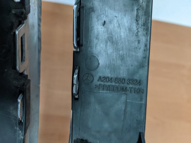 MERCEDES A2048803324 Заглушка (решетка) противотуманных фар бампера переднего правая в наличии Одесса