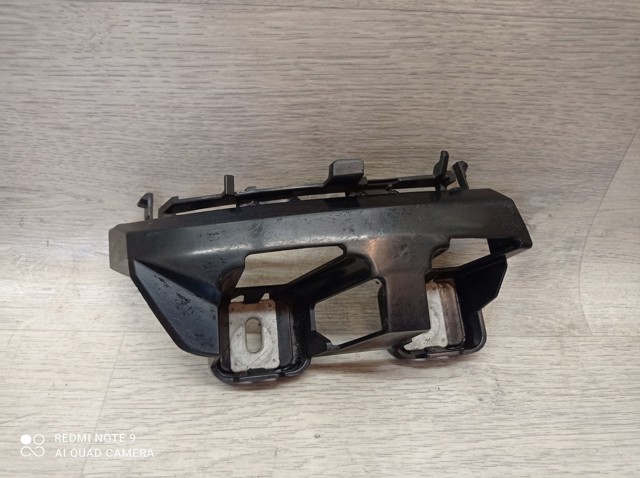 Крепление бамера левое A2058851965 MERCEDES