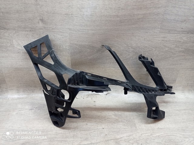 Кронштейн бампера переднего, правый A2128852265 MERCEDES