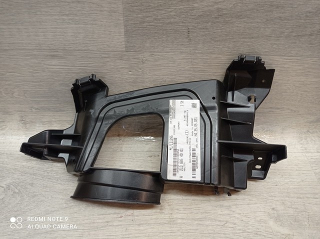 Правый кронштейн крепления бампера заднего A2138854001 MERCEDES