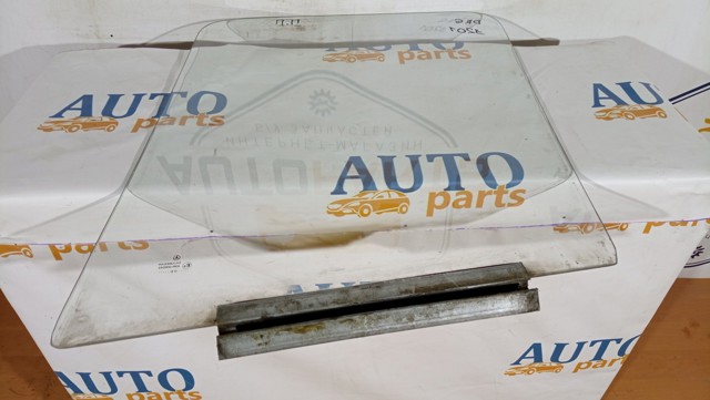 A9017200418 MERCEDES Стекло двери передней правой купить в Запорожье