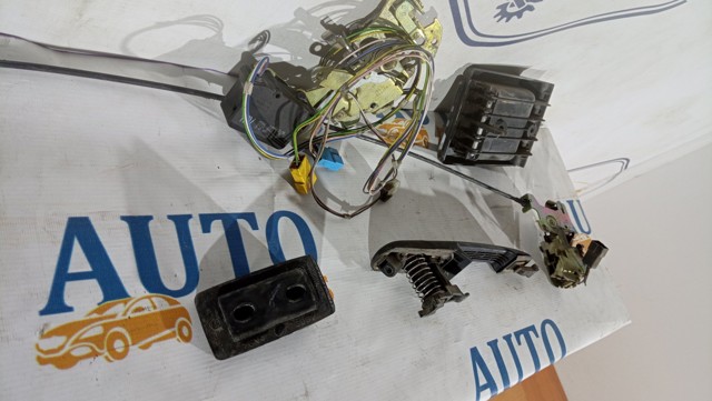 MERCEDES 9017601361 Ручка боковой двери внутренняя в наличии Сумы