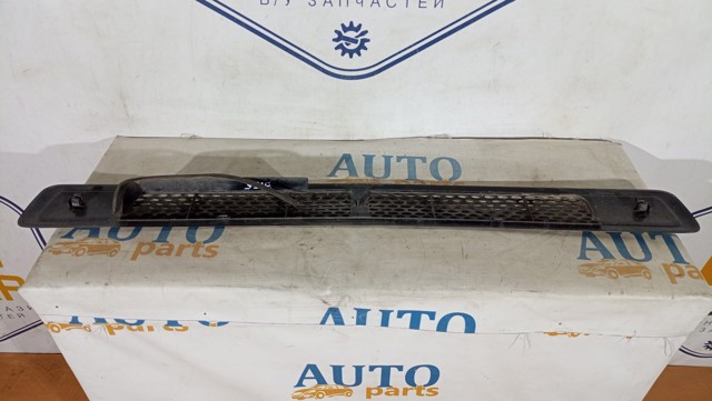 MERCEDES A9018300718 Решетка капота в наличии Ирпень