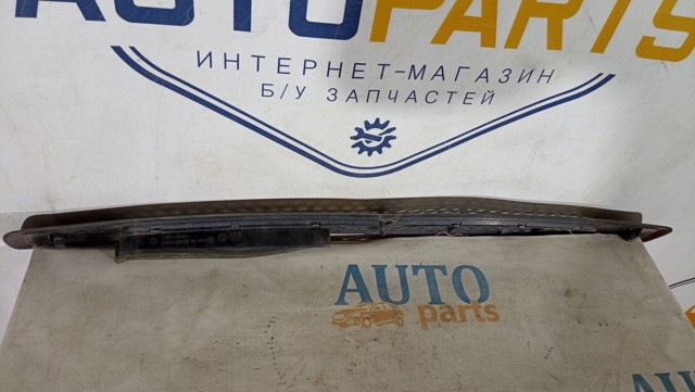 MERCEDES A9018300718 Решетка капота в наличии Житомир