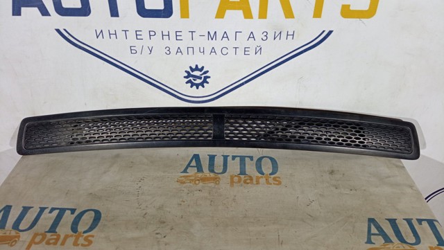 Пластик под лобовое стекло A9018300718 MERCEDES