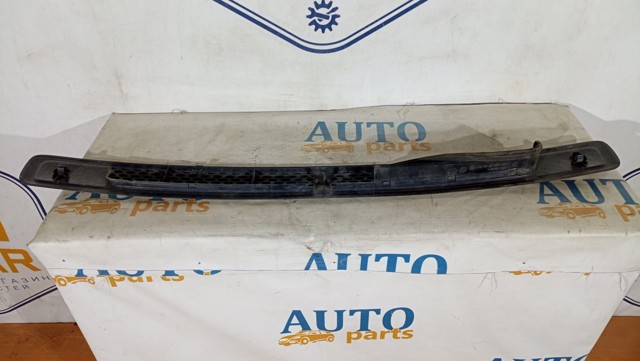 MERCEDES A9018300718 Решетка капота в наличии Кривой Рог