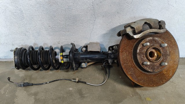 Кулак поворотный передний правый AY1C3K170B1A FORD