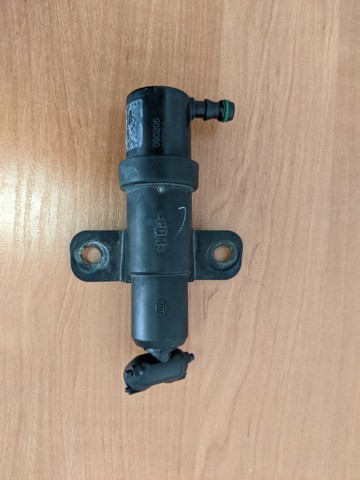  Форсунка омывателя передних фары CC2951826 MAZDA