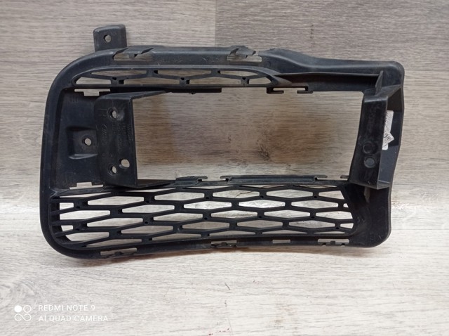 DK6217K946AA LAND ROVER Заглушка (решетка) противотуманных фар бампера переднего правая купить в Ирпень