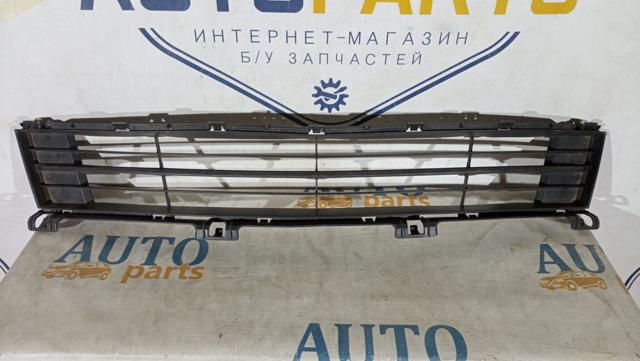 Решетка переднего бампера, центральная GS1D501T1 MAZDA
