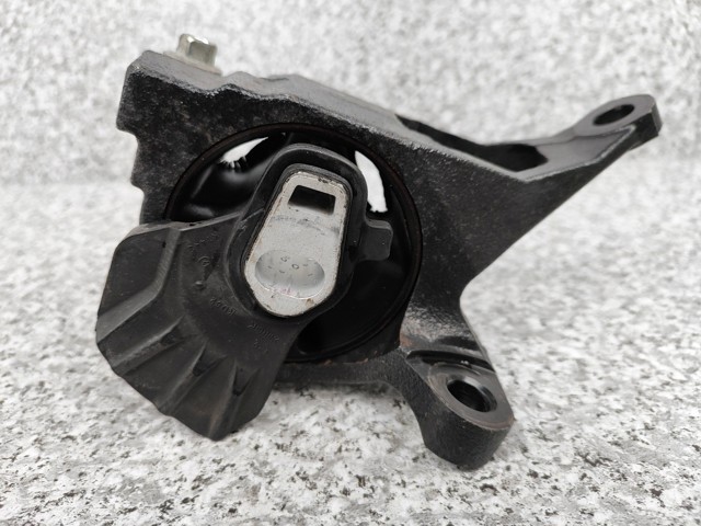 MAZDA KD6239070B Подушка (опора) двигателя левая в наличии Черновцы