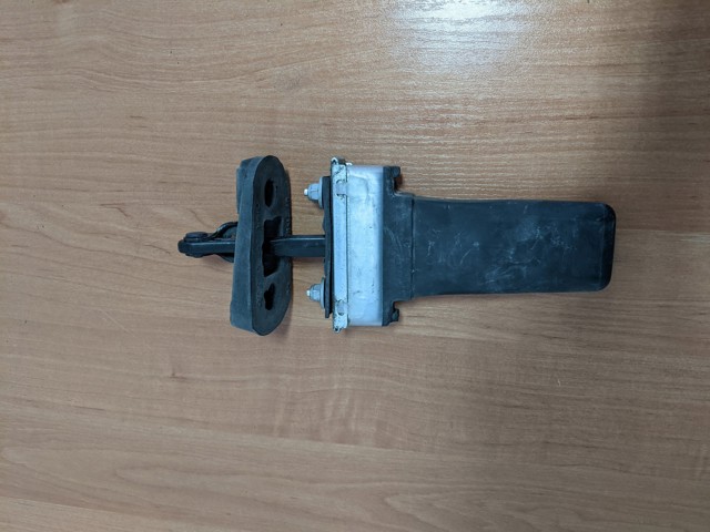 Ограничитель двери, задний LR045541 LAND ROVER