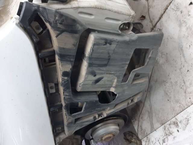 Кронштейн бампера заднего, внешний левый 51127256923 BMW