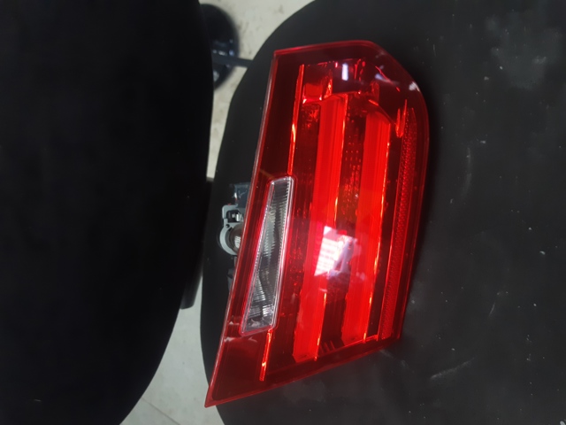 Задний левый внутренний фонарь 63217371111 BMW