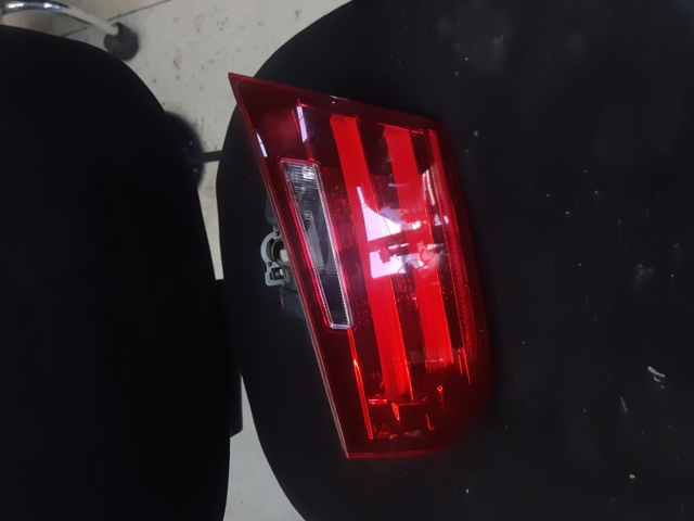 Фонарь задний внутренний правый 63217371112 BMW
