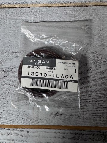 Сальник коленвала двигателя, передний 135101LA0A NISSAN