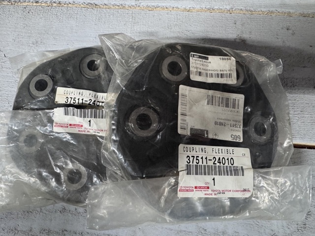 Эластичная муфта кардана 3751124010 TOYOTA