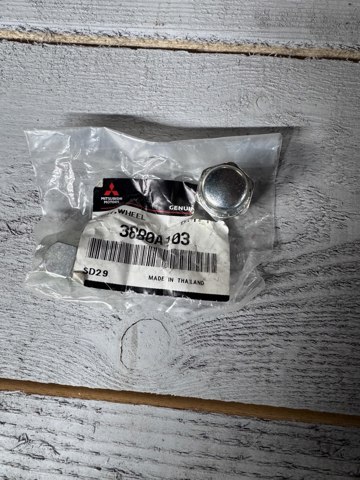 Гайка колесная 3880A103 MITSUBISHI